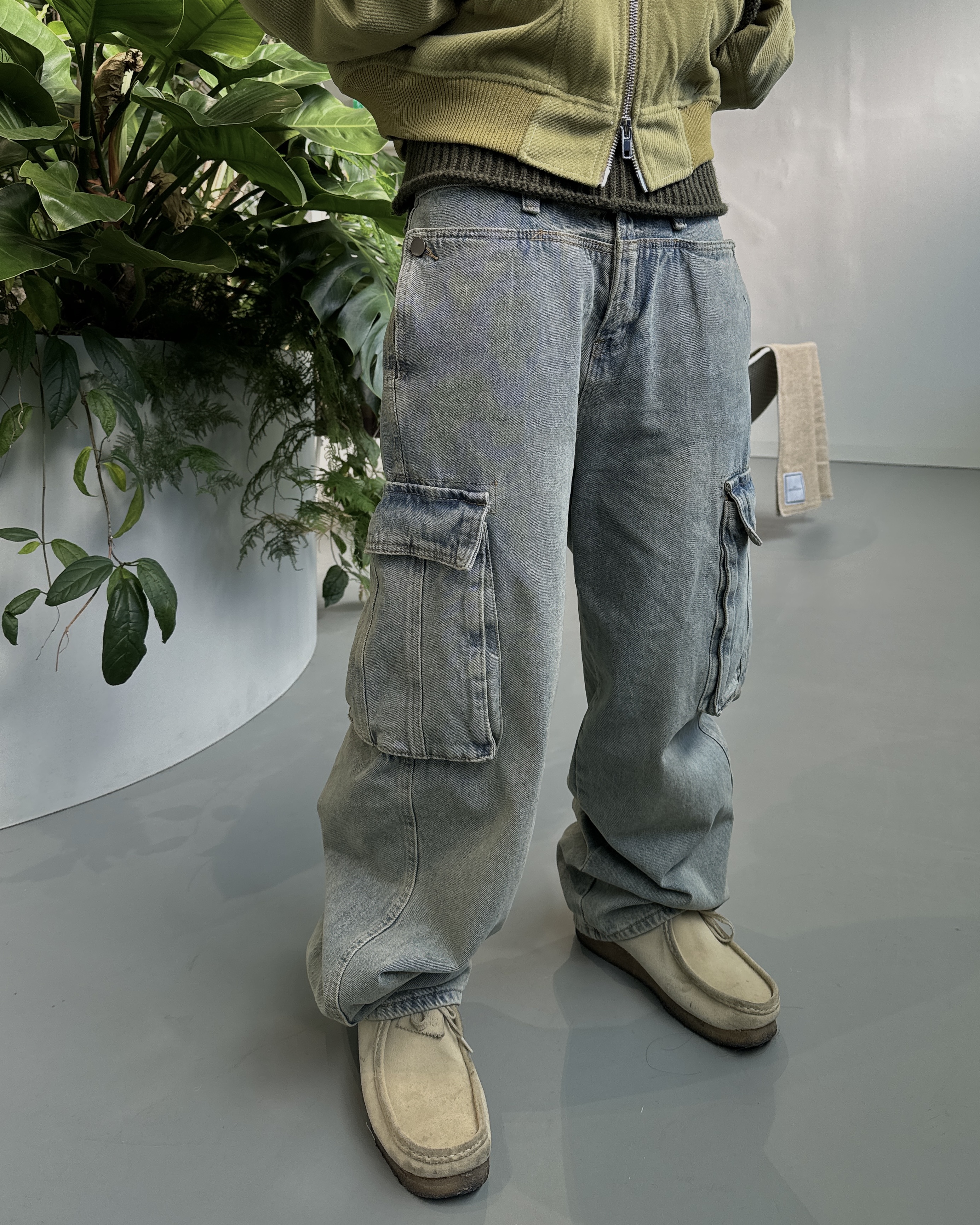Solid button cargo jean(2월 중순 입고)