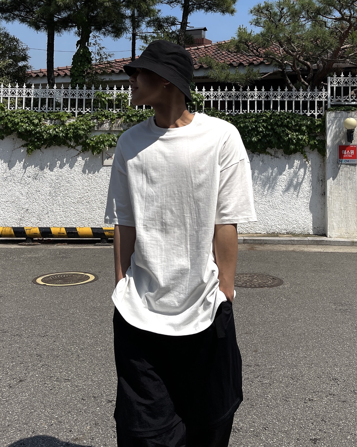 Over slit round t_shirts(2Color)